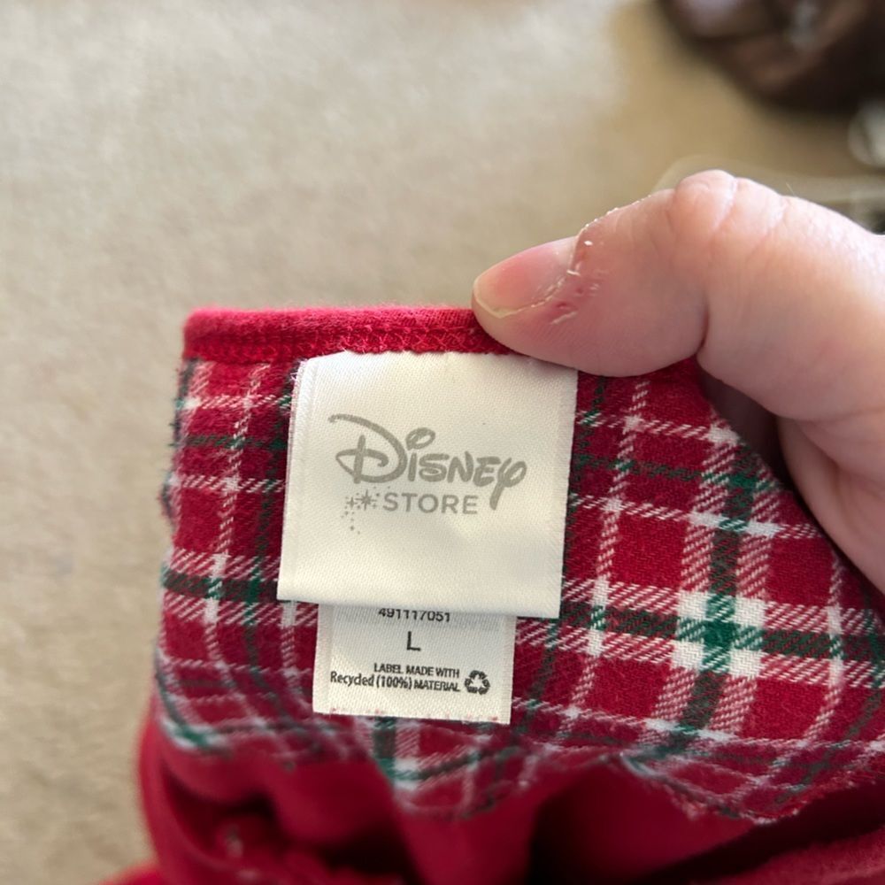 Disney Store Mickey and Minnie Kissing Pajama Shirt - Picture 2 of 3